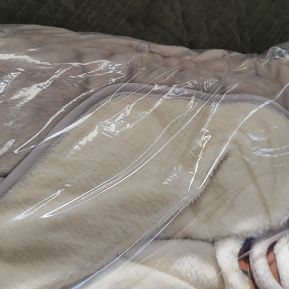 NWT Koolaburra by Ugg Robe - Picture 7 of 7